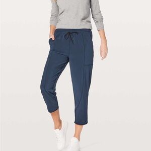 Lululemon Final Play Crop 23" True Navy size 12